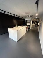 Poggenpohl showroom keuken met wijnbar, Huis en Inrichting, Keuken | Complete keukens, Ophalen, Wit, Overige typen, Nieuw