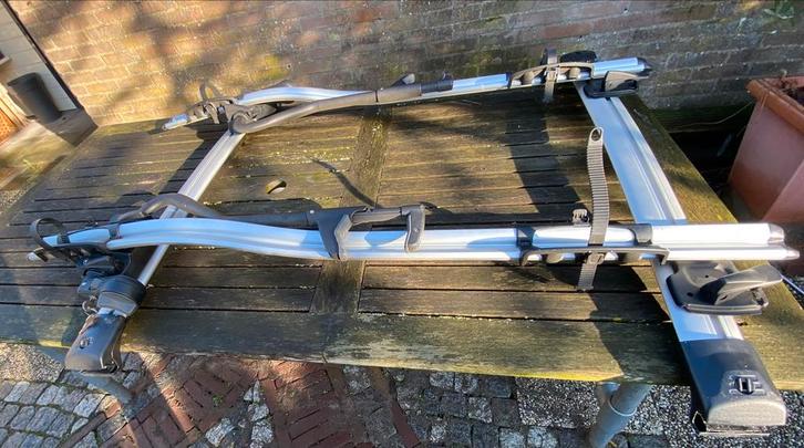 Thule WingBar Edge Dakdrager Fietsdrager, Auto diversen, Fietsendragers, Zo goed als nieuw, Dakdrager, 2 fietsen, Brede banden