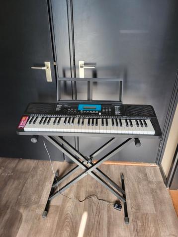 Keyboard ST11  beschikbaar voor biedingen