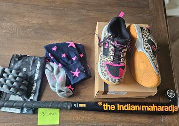 Zaal hockey set schoen maat 34 /35 beschikbaar voor biedingen