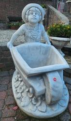 Grote kindje met kruiwagen 50%, Tuin en Terras, Ophalen of Verzenden, Nieuw, Beton, Mensenbeeld