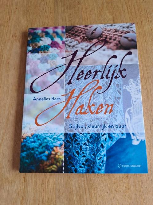 Annelies Baes - Heerlijk haken, Boeken, Hobby en Vrije tijd, Zo goed als nieuw, Breien en Haken, Ophalen of Verzenden
