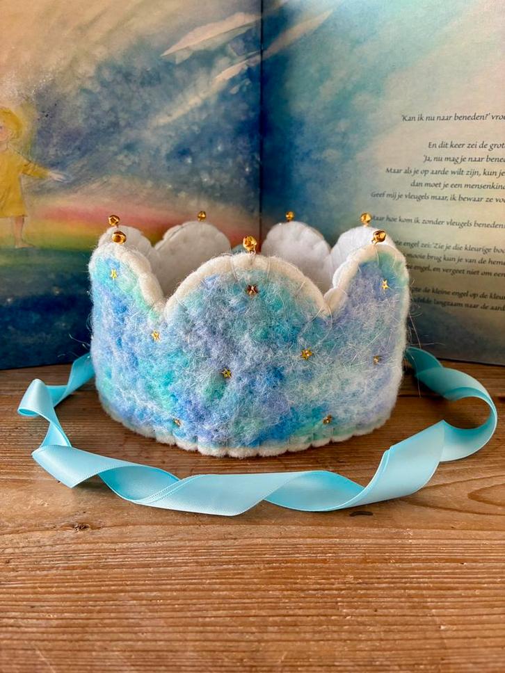 SALE Waldorf vilten verjaardagskroon wol en vilt, Hobby en Vrije tijd, Vilt, Nieuw, Los Vilt, Wolvilt, Ophalen of Verzenden