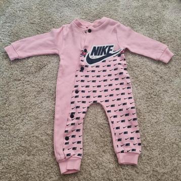 Nike babypakje maat 74 beschikbaar voor biedingen
