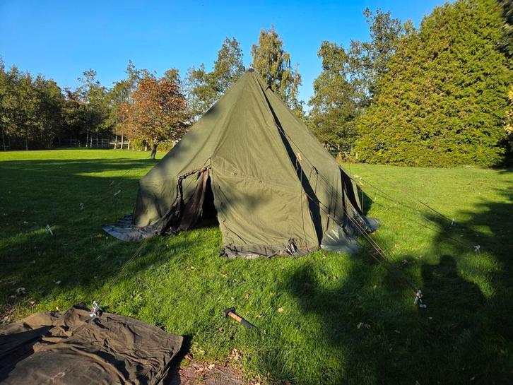 Degelijke leger pyramide tent!, Caravans en Kamperen, Tenten, tot en met 6, Zo goed als nieuw, Ophalen