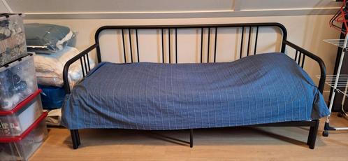 Fyresdal bedbank met 1 matras, Huis en Inrichting, Slaapkamer | Bedden, Zo goed als nieuw, Eenpersoons, 80 cm, 200 cm, Metaal