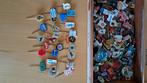 Vintage Speldjes Collectie in Corona Sigarenkist, Ophalen of Verzenden, Gebruikt, Overige onderwerpen, Speldje of Pin