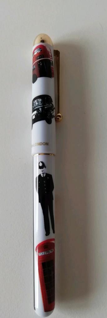 London pen, rollerpen London, Verzamelen, Pennenverzamelingen, Nieuw, Overige typen, Overige merken, Met reclame, Ophalen of Verzenden