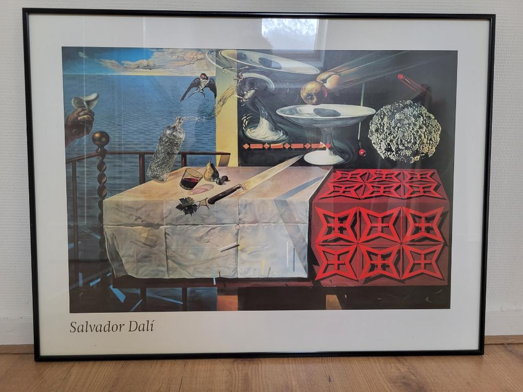 Poster: Salvador Dali - Natura morte vivente, Huis en Inrichting, Woonaccessoires | Schilderijen, Tekeningen en Foto's, Ophalen
