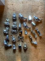 24 kerstballen kerstfiguren zilverkleur plastic, Diversen, Kerst, Ophalen of Verzenden, Nieuw