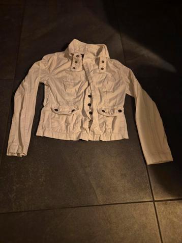 Witte Geisha spijkerjas maat L beschikbaar voor biedingen