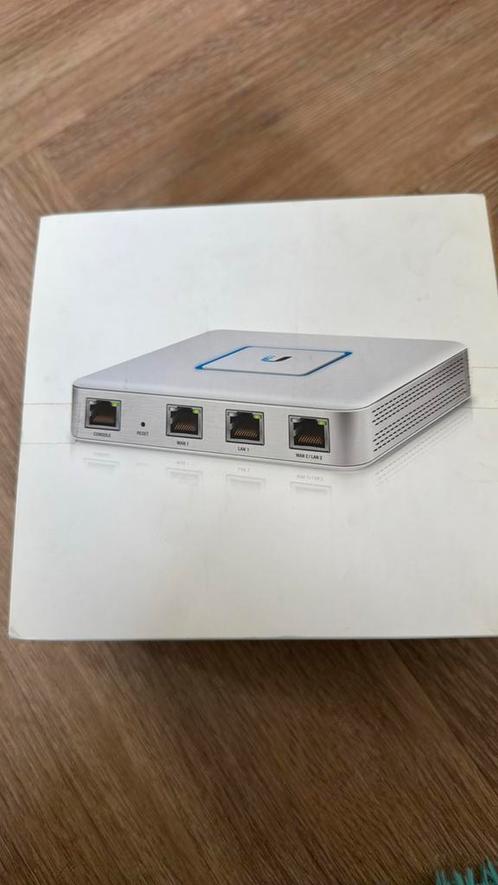 Unifi Security Gateway compleet, Computers en Software, Routers en Modems, Gebruikt, Router, Ophalen of Verzenden