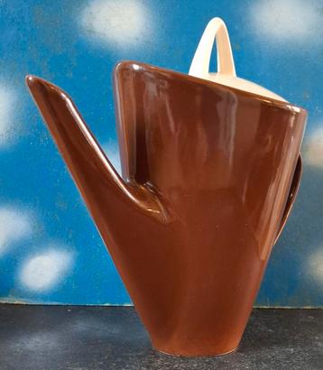 Theepot.  Raymond Loewy. Ca 1950.  23 cm. beschikbaar voor biedingen