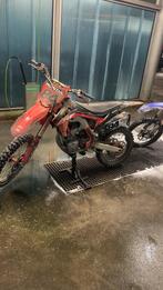 Honda crf 250 2016, Fietsen en Brommers, Brommers | Crossbrommers, Ophalen, Zo goed als nieuw, Honda
