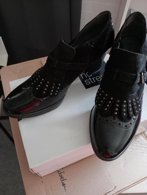 Aparte pumps met brede hoge hak, No Stress, mt 42, Kleding | Dames, Schoenen, Zo goed als nieuw, Pumps, Zwart, Ophalen of Verzenden