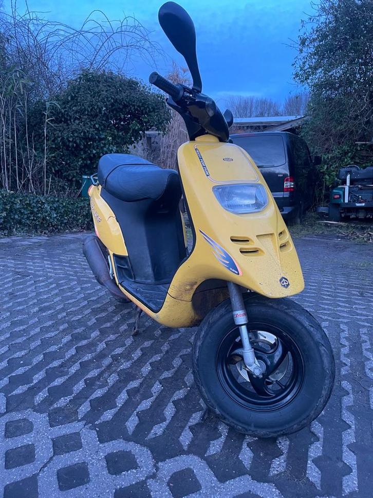 Piaggio typhoon 125cc, Fietsen en Brommers, Scooters | Piaggio, Zo goed als nieuw, Overige modellen, Benzine, Ophalen of Verzenden