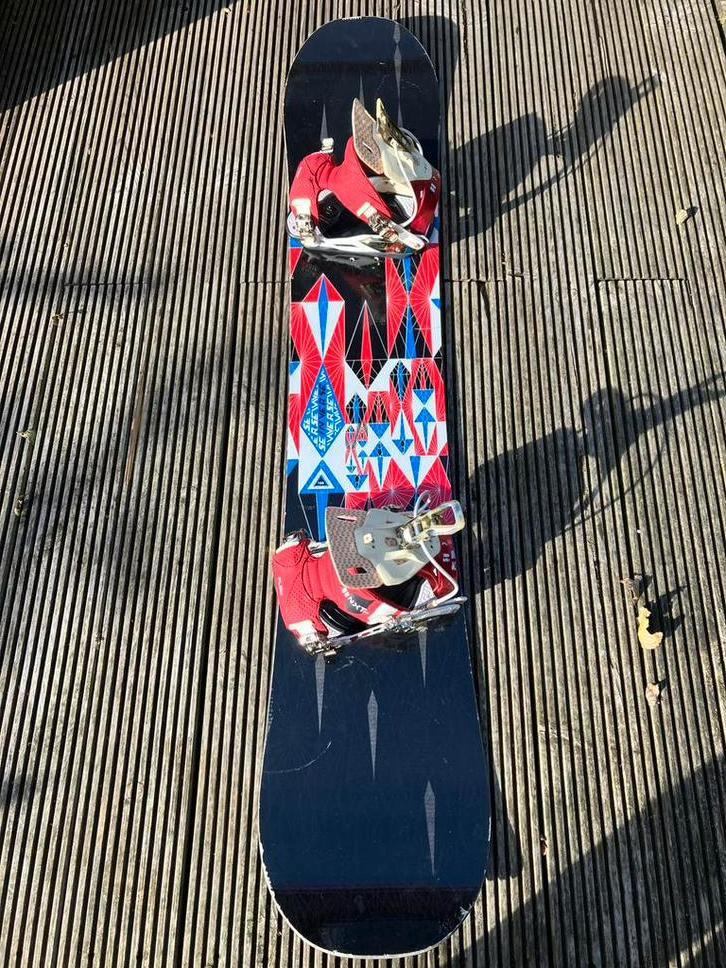 Snowboard (Elan) met bindingen,tas en schoenen, Sport en Fitness, Snowboarden, Gebruikt, Board, Ophalen
