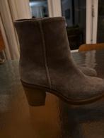 Via Vai Grijs/beige Suede Laarsjes Maat 38, Kleding | Dames, Schoenen, Ophalen of Verzenden, Zo goed als nieuw, Grijs, Lage of Enkellaarzen