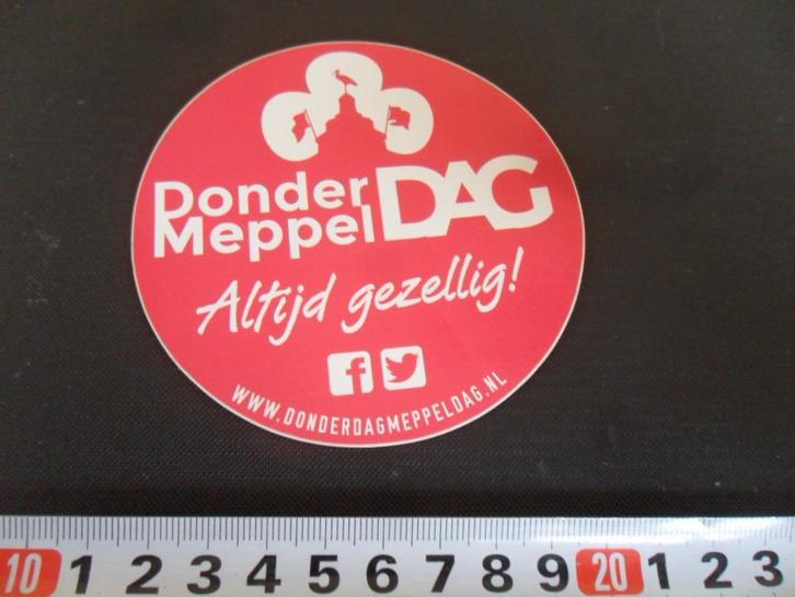 sticker Meppel Donderdag Altijd Gezellig !, Verzamelen, Stickers, Zo goed als nieuw, Ophalen