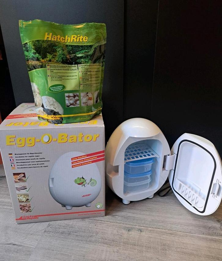 Broedstoof in ei vorm Lucky Reptile Egg-O-Bator, Dieren en Toebehoren, Reptielen en Amfibieën | Toebehoren, Zo goed als nieuw