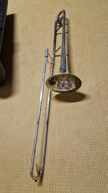 Trombone Antoine Courtois – met koffer (zonder mondstuk) beschikbaar voor biedingen
