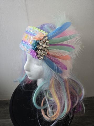 Opgemaakte hoofdband carnaval beschikbaar voor biedingen