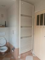 Vasco designradiator badkamer, CV,  gebogen. 200x75, Doe-het-zelf en Verbouw, Verwarming en Radiatoren, Ophalen, Radiator, Zo goed als nieuw