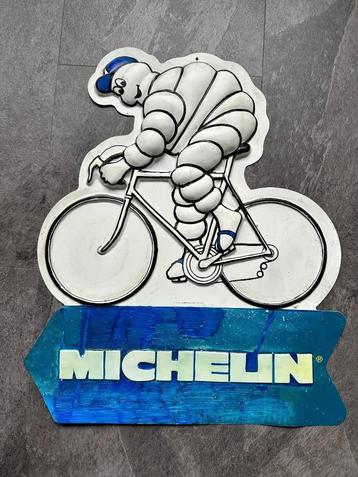 Oud kunststof Michelin bord. Fiets banden reclame.