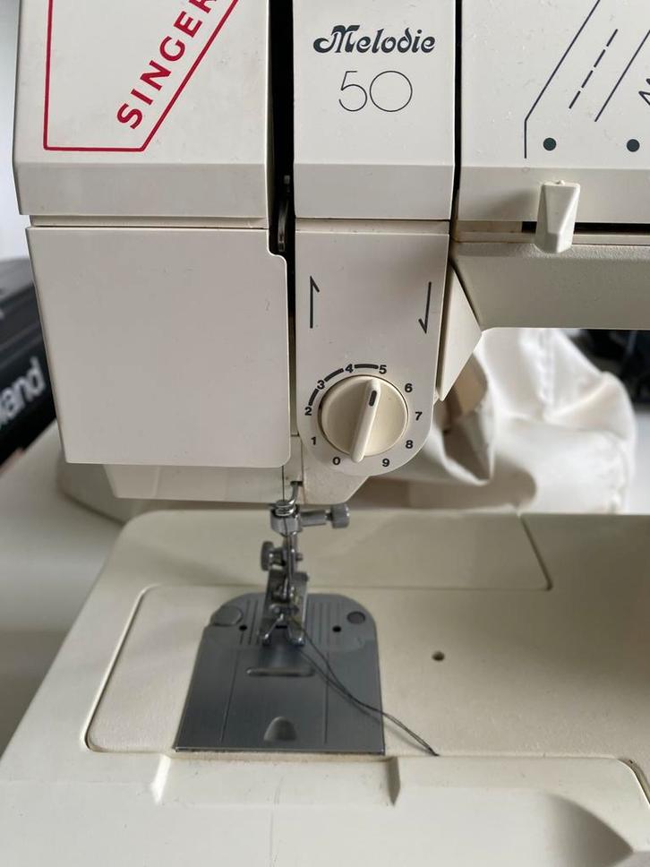 Singer naaimachine melody 50 €69,99, Hobby en Vrije tijd, Naaimachines en Toebehoren, Zo goed als nieuw, Naaimachine, Singer, Ophalen