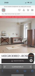 Petite Amélie Roseau Walnoot ledikant en kast (2delige set), Ophalen