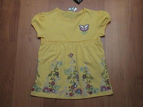 C&A Palomino NIEUW geel t-shirt met vlinders en bloemen 122, Kinderen en Baby's, Kinderkleding | Maat 122, Nieuw, Meisje, Shirt of Longsleeve