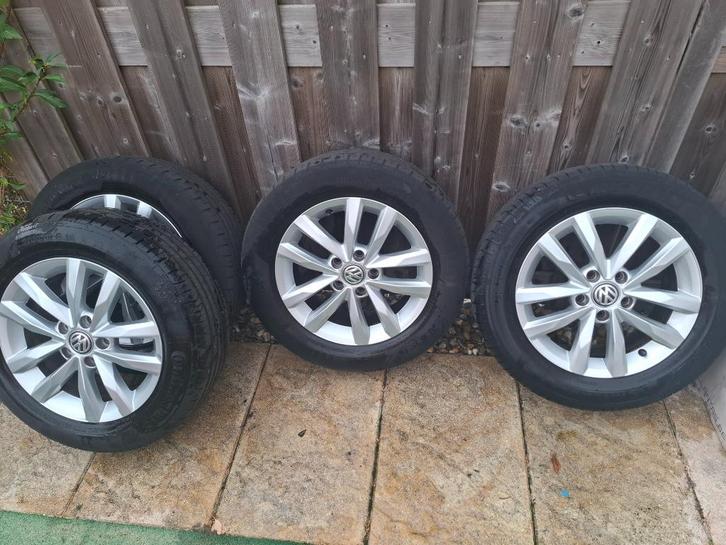Volkswagen Trondheim Velgen Continental zomer 205/60 R16, Auto-onderdelen, Banden en Velgen, Band(en), Zomerbanden, 16 inch, 205 mm