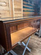 Eiken houten industriele vitrine met klapraam, Ophalen of Verzenden