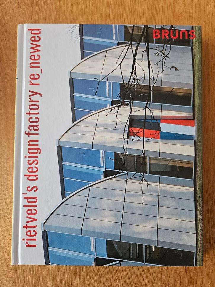 Rietveld's Design Factory re_newed - Nieuwstaat!, Boeken, Kunst en Cultuur | Architectuur, Zo goed als nieuw, Architectuur algemeen
