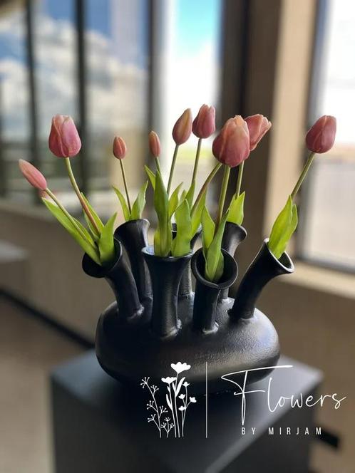 Tulpenvaas/toetervaas zwart Vase The World NIEUW!, Huis en Inrichting, Woonaccessoires | Vazen, Nieuw, Zwart, Minder dan 50 cm