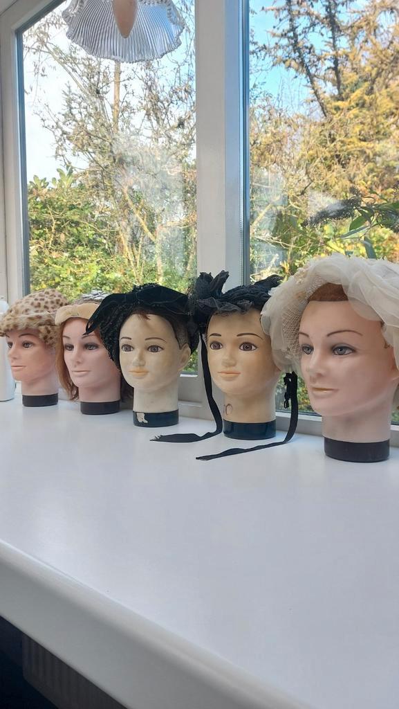Mannequin-hoofden als hoedendisplay, Antiek en Kunst, Curiosa en Brocante, Ophalen