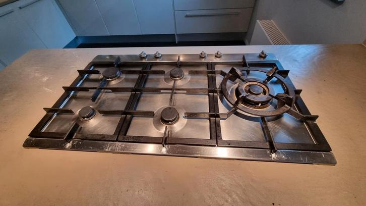 ATAG 4-pits gasfornuis met wokbrander, Witgoed en Apparatuur, Fornuizen, Gebruikt, Inbouw, Gas, 5 kookzones of meer, Ophalen
