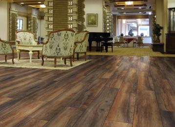 85m2 mooie 24cm brede bruine eiken laminaat te koop! beschikbaar voor biedingen