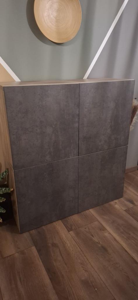 Besta kolomkast, Huis en Inrichting, Kasten | Dressoirs, Gebruikt, 50 tot 100 cm, 25 tot 50 cm, Met deur(en), Met plank(en), Overige houtsoorten