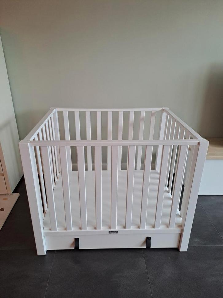 Bopita box met lade, boxmatras en Koeka boxkleed, Kinderen en Baby's, Boxen, Zo goed als nieuw, Boxkleed, Lade, Ophalen of Verzenden