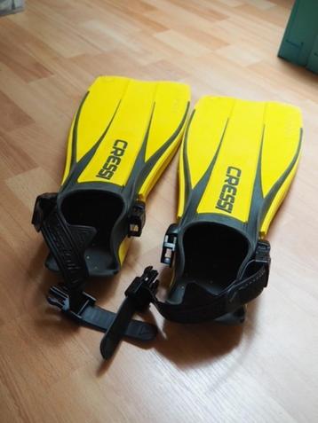 Duikvinnen Cressi beschikbaar voor biedingen