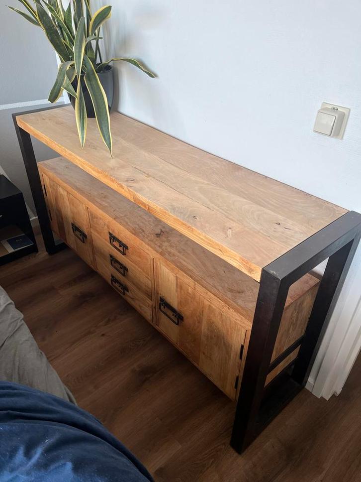 Loods 5 Dressoir van Mangohout, Huis en Inrichting, Kasten | Dressoirs, Zo goed als nieuw, 150 tot 200 cm, 25 tot 50 cm, Met lade(s)