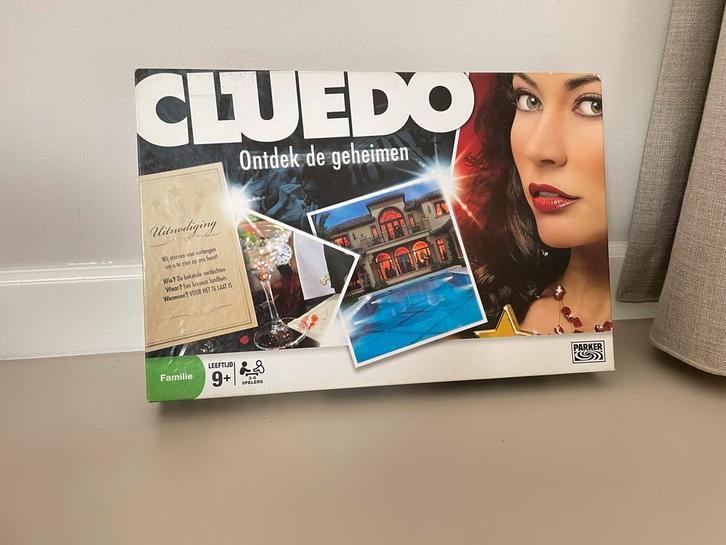 Cluedo - Compleet & Rookvrij, Hobby en Vrije tijd, Gezelschapsspellen | Bordspellen, Zo goed als nieuw, Vijf spelers of meer, Ophalen of Verzenden