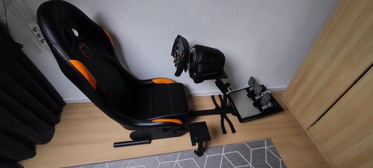 Ferrari SF1000 Wheel, T-LCM Pedalen en Playseat - PC/PS5/PS4, Spelcomputers en Games, Spelcomputers | Overige, Zo goed als nieuw