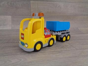 duplo grote vrachtwagen beschikbaar voor biedingen
