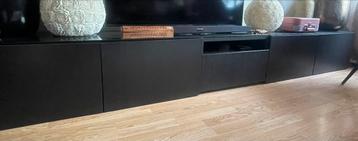BESTA kast 2x en lade, met bovenblad glas. Zwartbruin