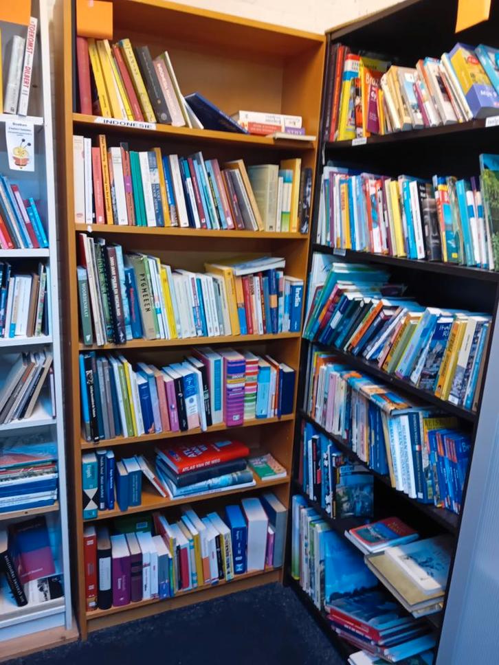 Billy Boekenkast - Diverse Kleuren & Afmetingen, Boeken, Overige Boeken, Zo goed als nieuw, Ophalen