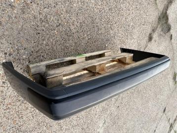 Mercedes E-klasse W124 bumper beschikbaar voor biedingen