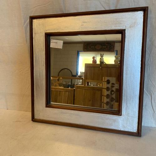 Spiegel - mahonie lijst - 60 x 60 cm - Nieuw bij TTM Wonen, Huis en Inrichting, Woonaccessoires | Spiegels, Nieuw, 50 tot 75 cm