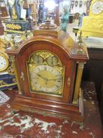 Oer 10947 ANTIEKE Engelse 8 bellen klok met messing pilaren, Ophalen